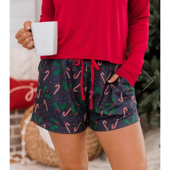 Pink lily Christmas PJ shorts - Picture 4 of 6